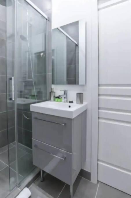 Roses Proche Sacree-coeur/montmarte Apartamento Paris